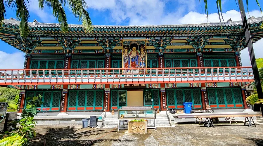 Buddhist temple and garden image supporting Chinese Buddhist Association of Hawaii community content